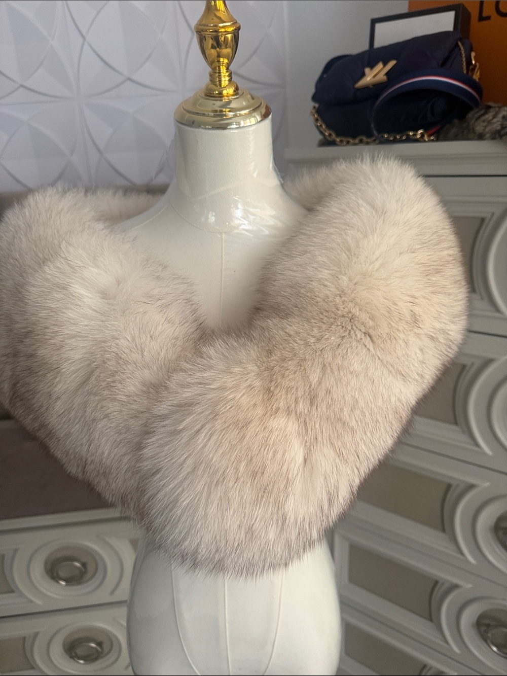 Saga fox fur shawl thick pelts